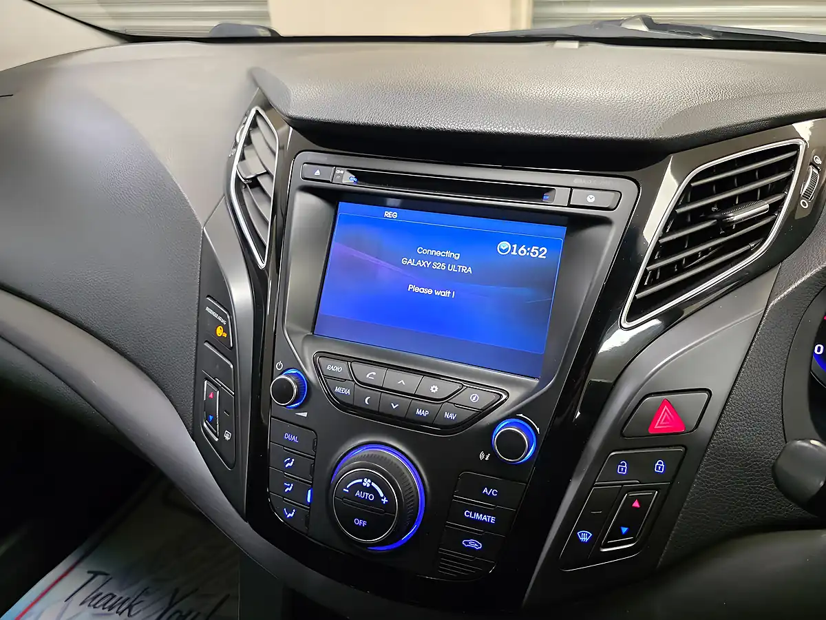 Used 2012 Hyundai i40 Style Silver - Interior and Exterior details 11