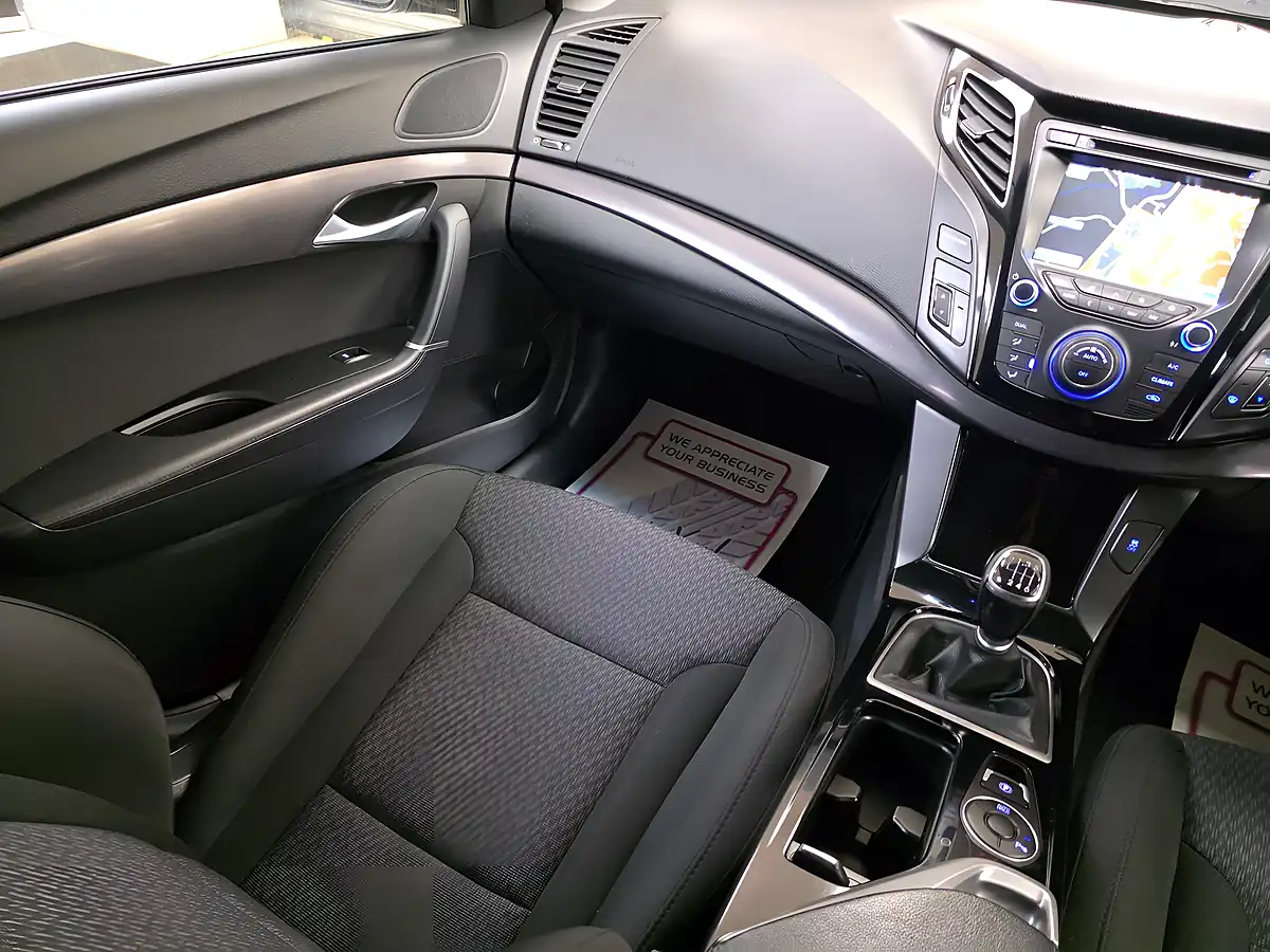 Used 2012 Hyundai i40 Style Silver - Interior and Exterior details 17