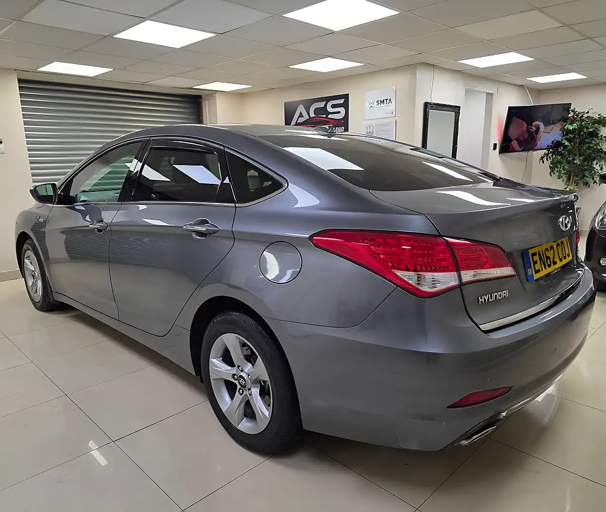Used 2012 Hyundai i40 Style Silver - Interior and Exterior details 3