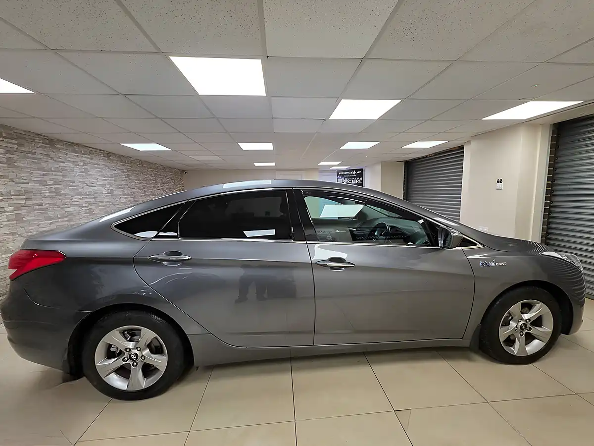 Used 2012 Hyundai i40 Style Silver - Interior and Exterior details 5