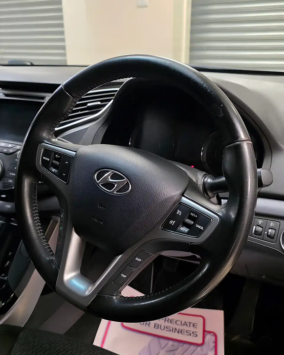 Used 2012 Hyundai i40 Style Silver - Interior and Exterior details 6