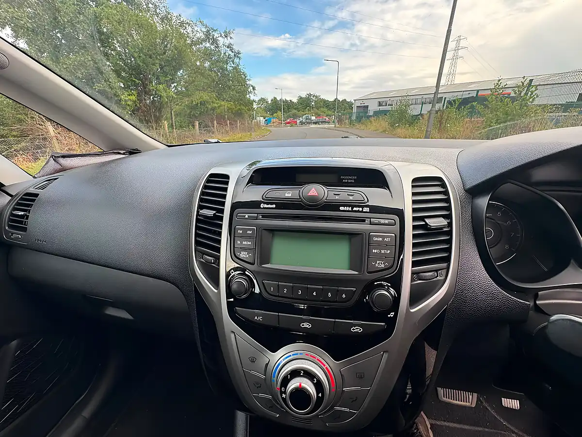 Used 2012 Hyundai IX20 Active Black - Interior and Exterior details 14