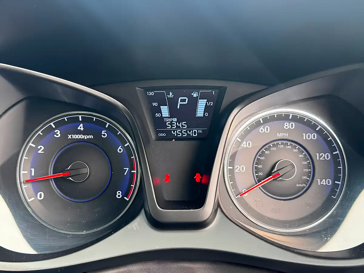Used 2012 Hyundai IX20 Active Black - Interior and Exterior details 15