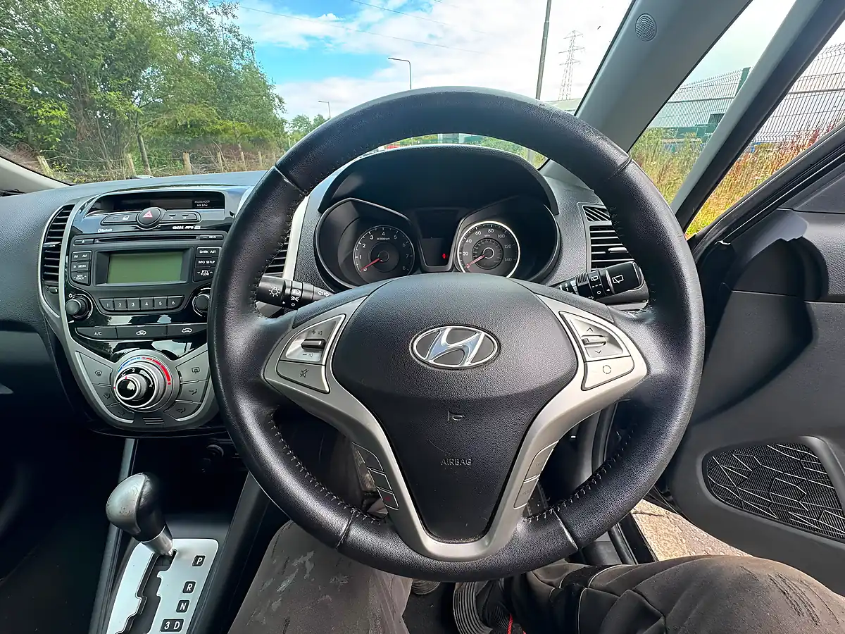 Used 2012 Hyundai IX20 Active Black - Interior and Exterior details 17