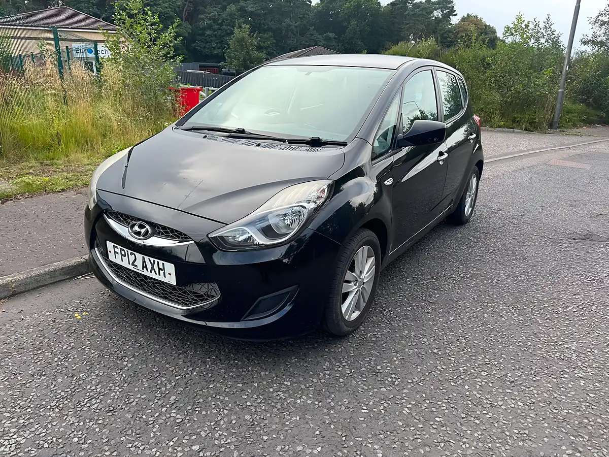 Used 2012 Hyundai IX20 Active Black - Interior and Exterior details 3