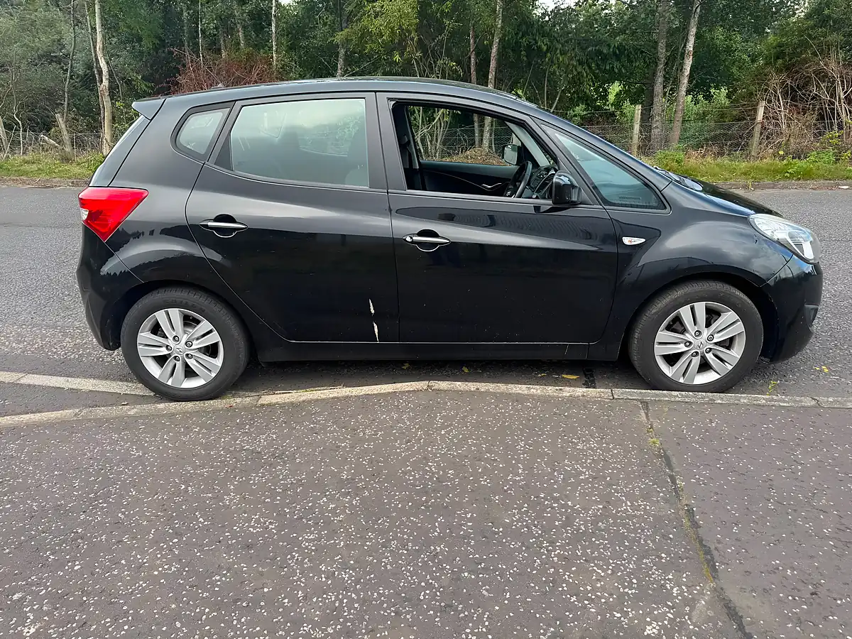 Used 2012 Hyundai IX20 Active Black - Interior and Exterior details 4
