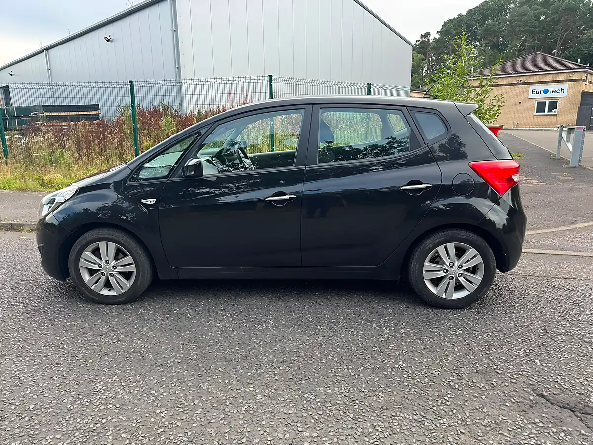 Used 2012 Hyundai IX20 Active Black - Interior and Exterior details 5