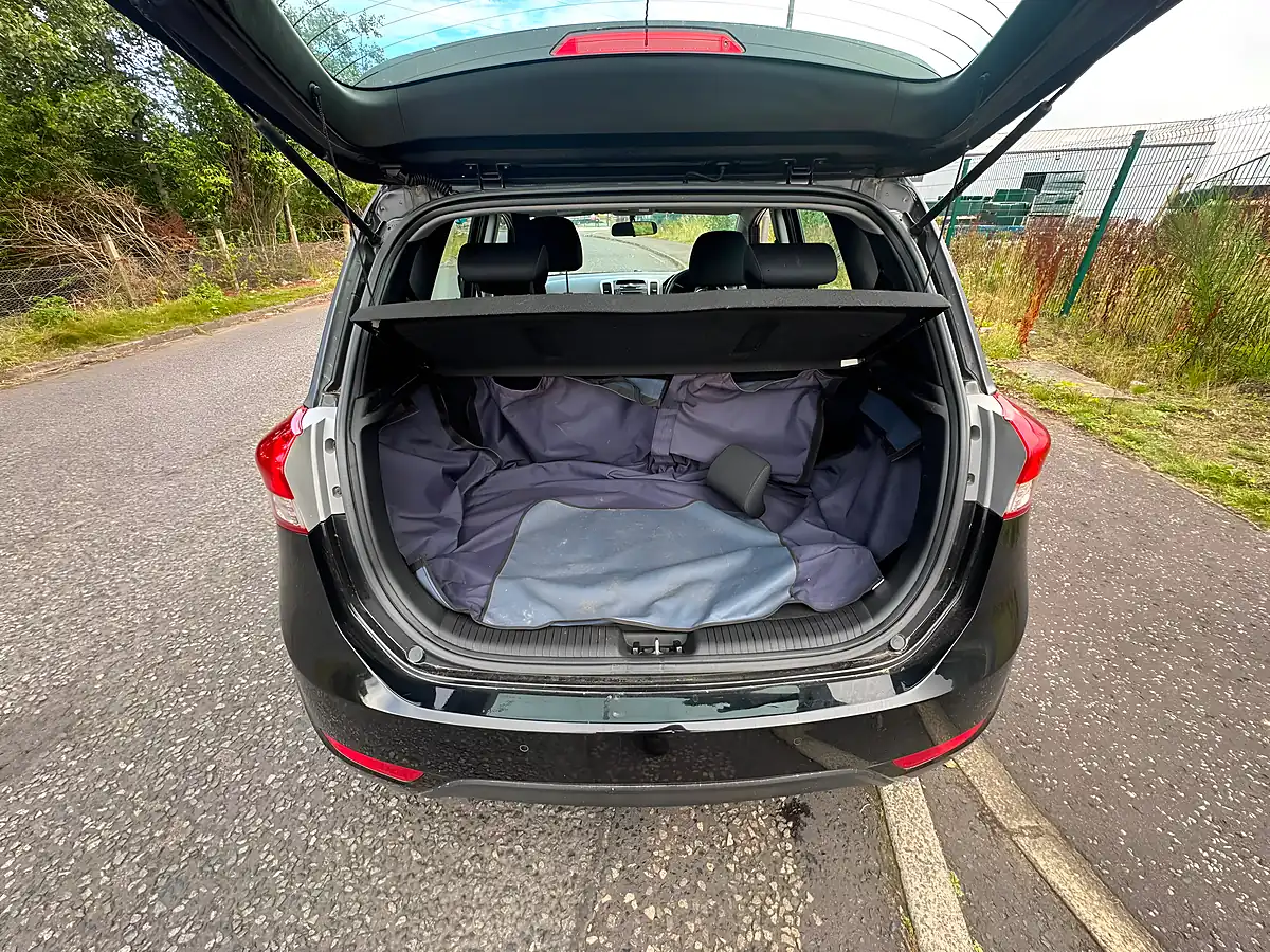 Used 2012 Hyundai IX20 Active Black - Interior and Exterior details 8