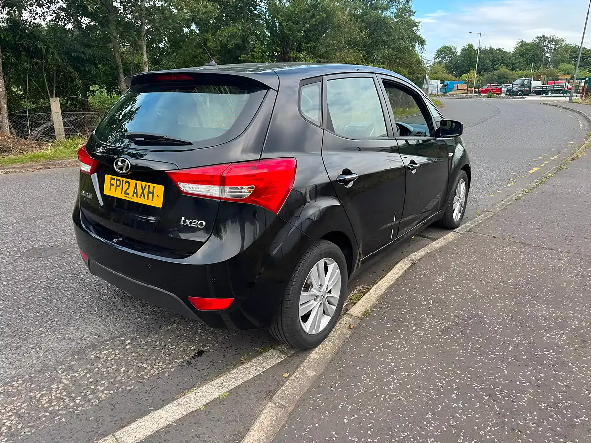 Used 2012 Hyundai IX20 Active Black - Interior and Exterior details 9