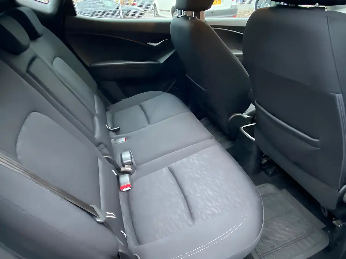 Used 2012 Hyundai Ix20 Active Blue - Interior and Exterior details 13