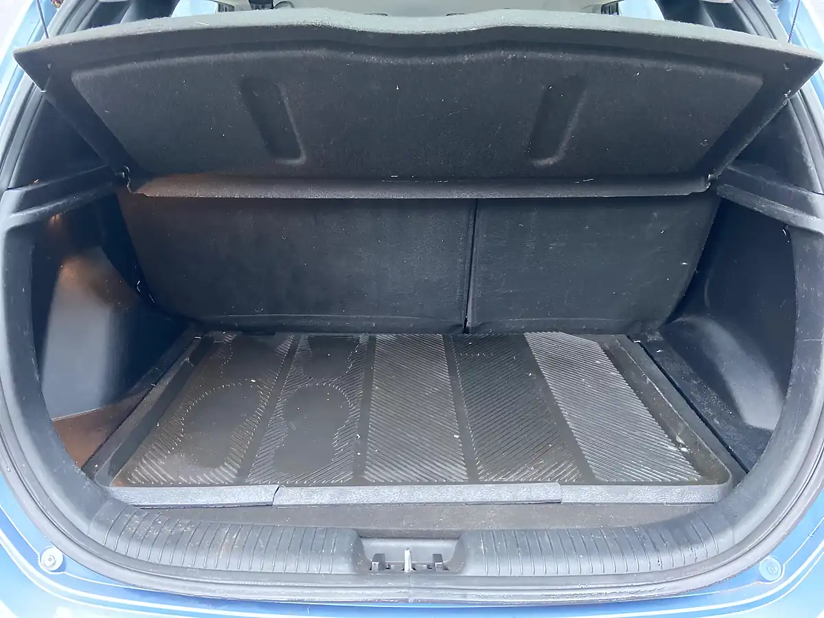 Used 2012 Hyundai Ix20 Active Blue - Interior and Exterior details 14