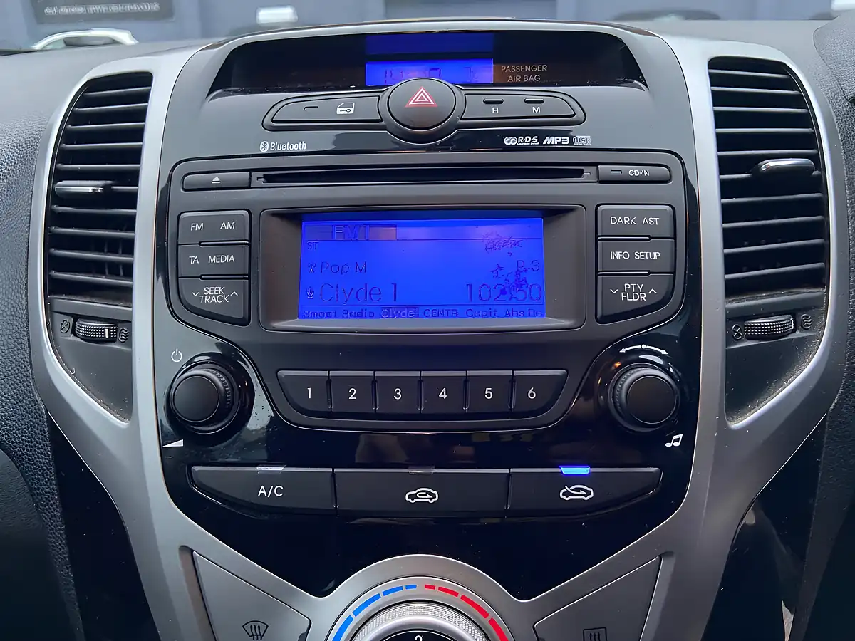 Used 2012 Hyundai Ix20 Active Blue - Interior and Exterior details 17