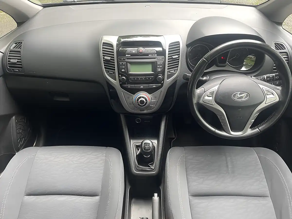 Used 2012 Hyundai ix20 Active Blue - Interior and Exterior details 8