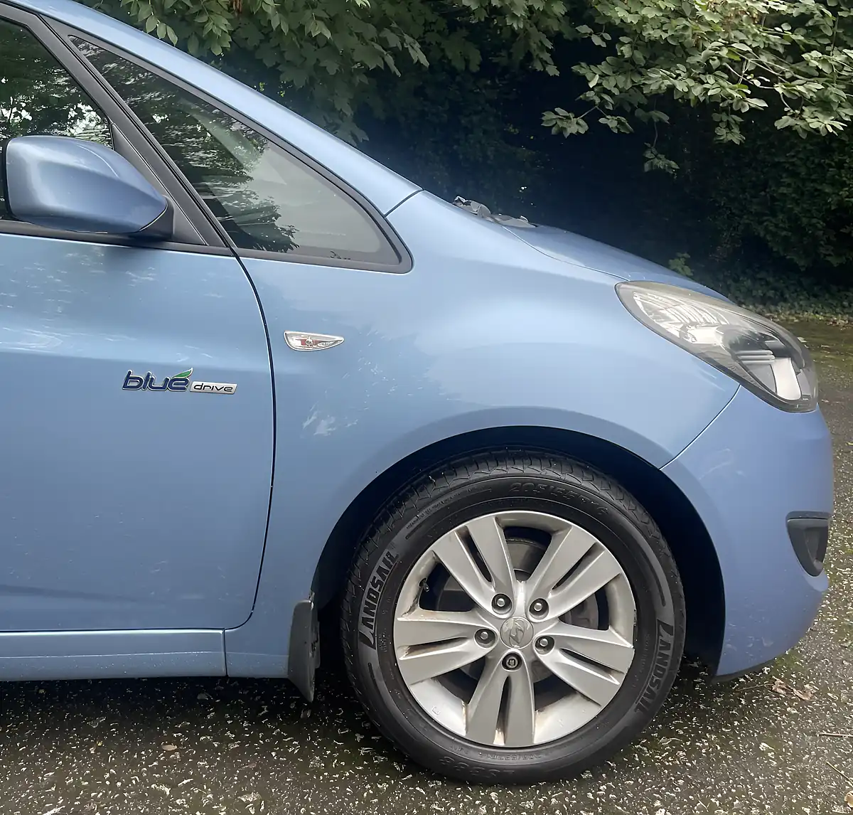 Used 2012 Hyundai ix20 Active Blue - Interior and Exterior details 9