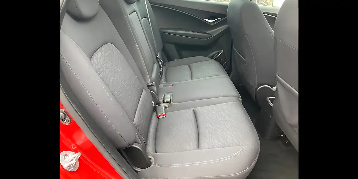Used 2012 Hyundai IX20 Style Red - Interior and Exterior details 11
