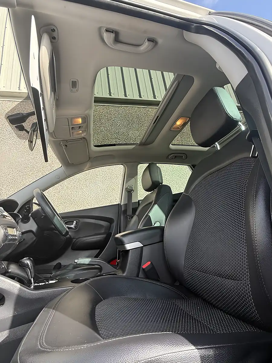 Used 2012 Hyundai IX35 Premium White - Interior and Exterior details 10