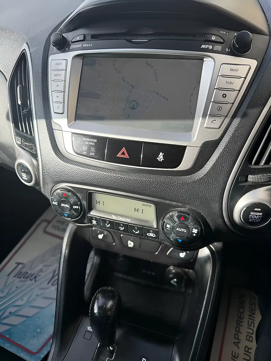 Used 2012 Hyundai IX35 Premium White - Interior and Exterior details 14