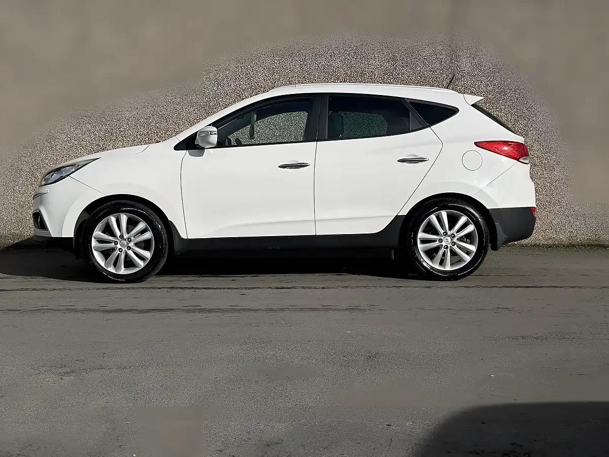 Used 2012 Hyundai IX35 Premium White - Interior and Exterior details 2