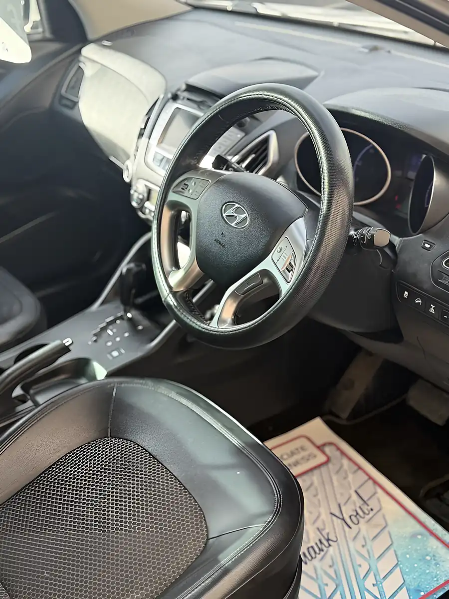 Used 2012 Hyundai IX35 Premium White - Interior and Exterior details 6