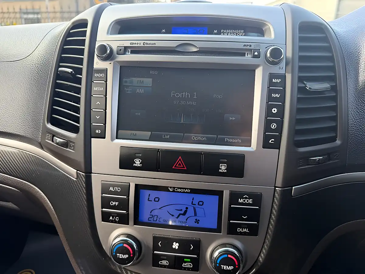 Used 2012 Hyundai Santa Fe Premium Silver - Interior and Exterior details 13