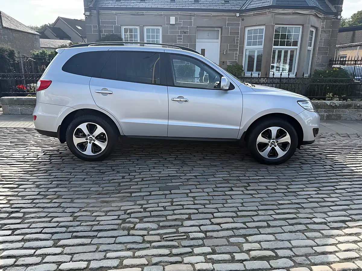 Used 2012 Hyundai Santa Fe Premium Silver - Interior and Exterior details 6