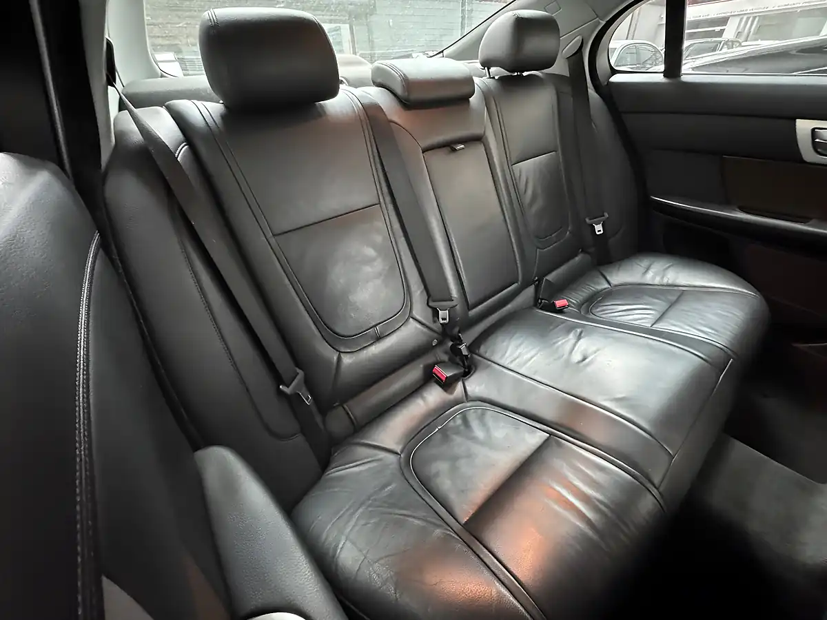 Used 2012 Jaguar Xf Luxury Auto Black - Interior and Exterior details 11