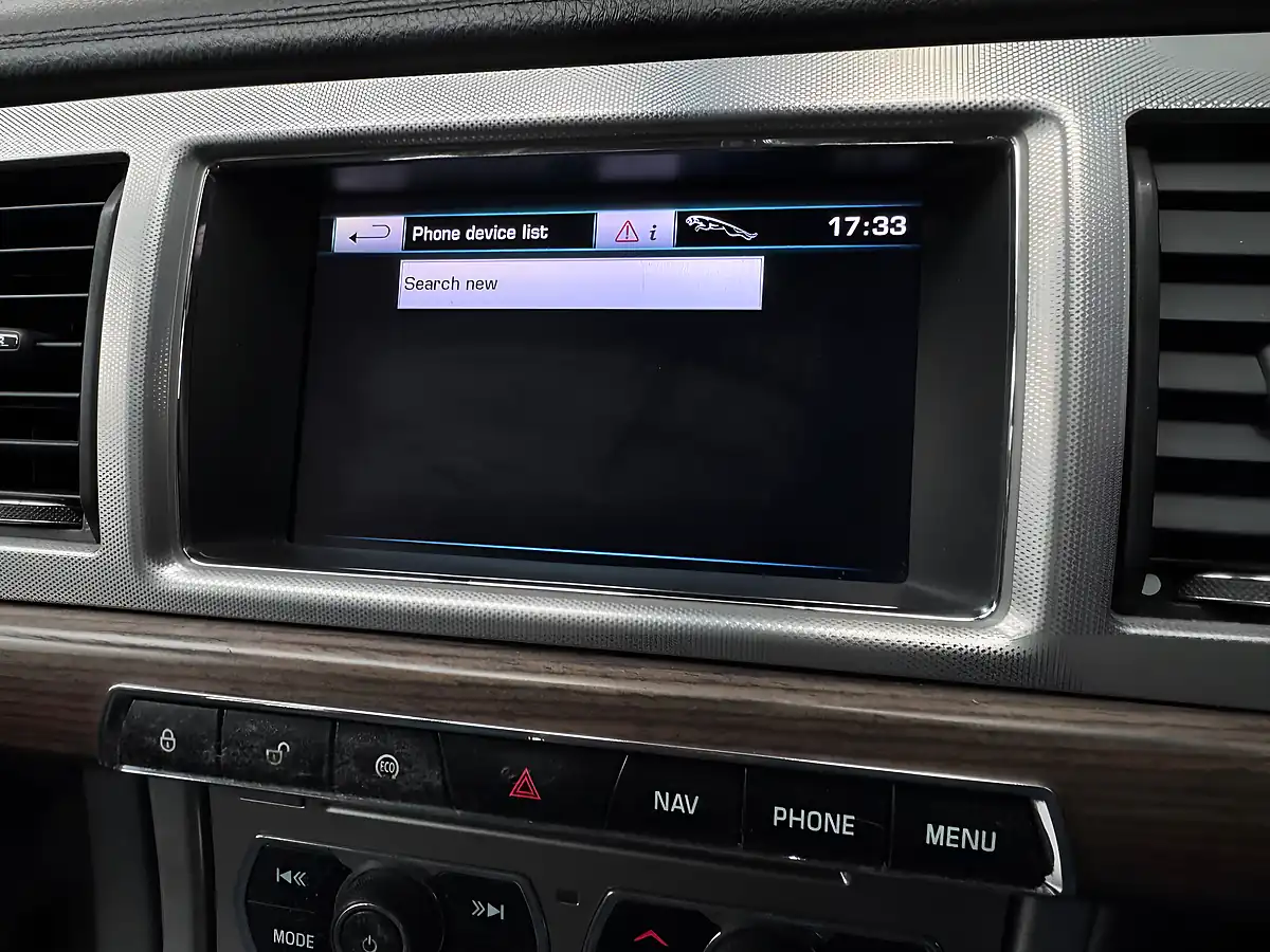 Used 2012 Jaguar Xf Luxury Auto Black - Interior and Exterior details 16