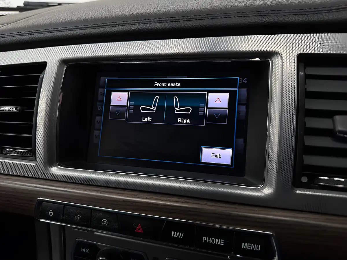 Used 2012 Jaguar Xf Luxury Auto Black - Interior and Exterior details 18
