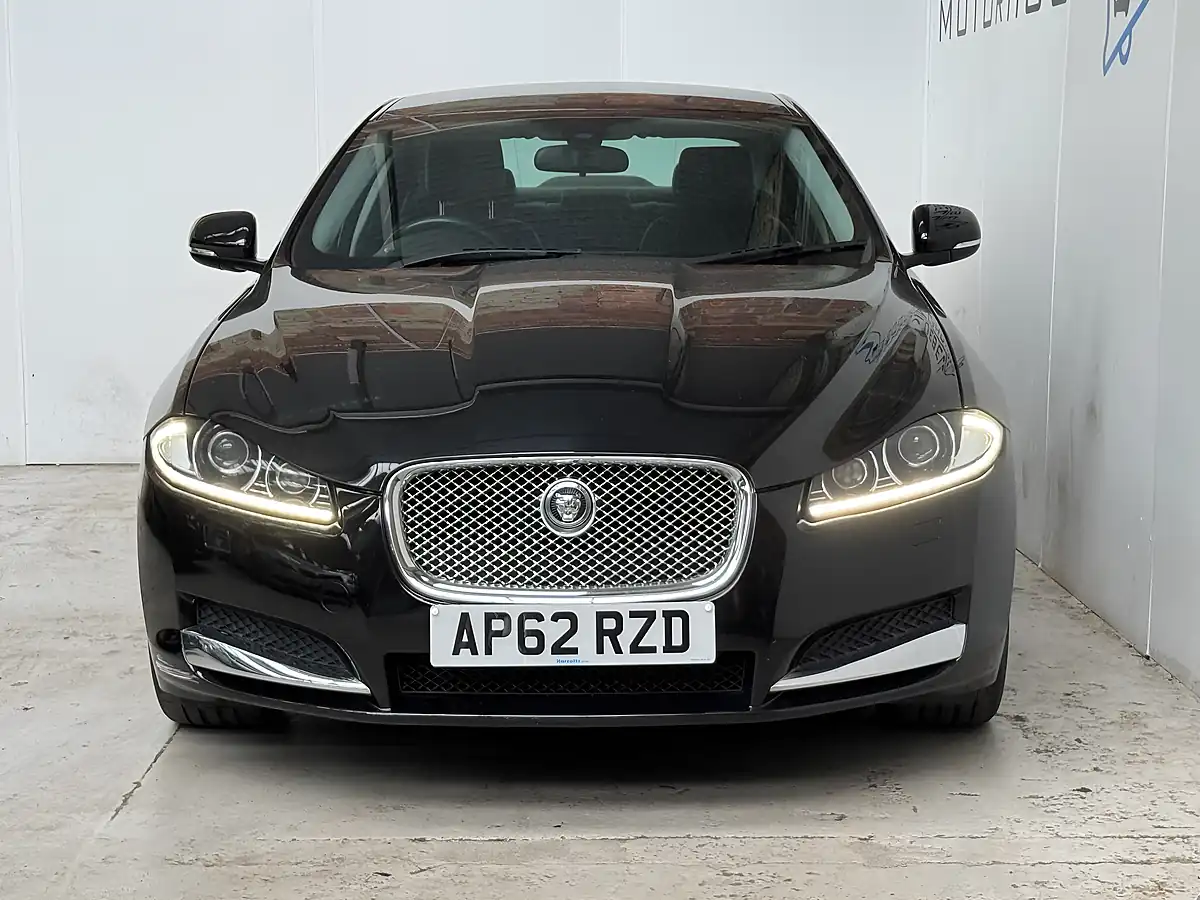 Used 2012 Jaguar Xf Luxury Auto Black - Interior and Exterior details 2
