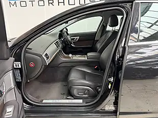 Used 2012 Jaguar Xf Luxury Auto Black - Interior and Exterior details 9