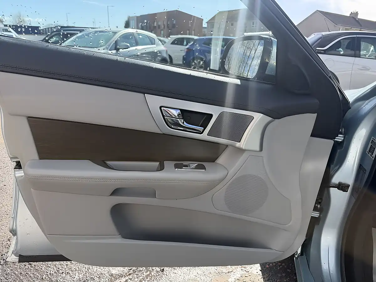 Used 2012 Jaguar Xf Luxury Blue - Interior and Exterior details 12