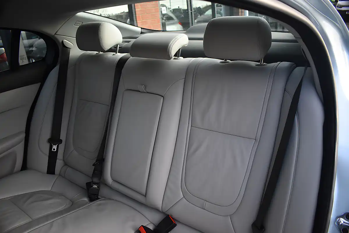 Used 2012 Jaguar Xf Luxury Crystal Blue - Interior and Exterior details 14