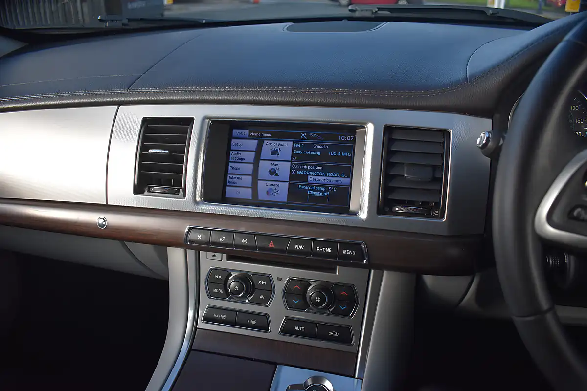 Used 2012 Jaguar Xf Luxury Crystal Blue - Interior and Exterior details 16