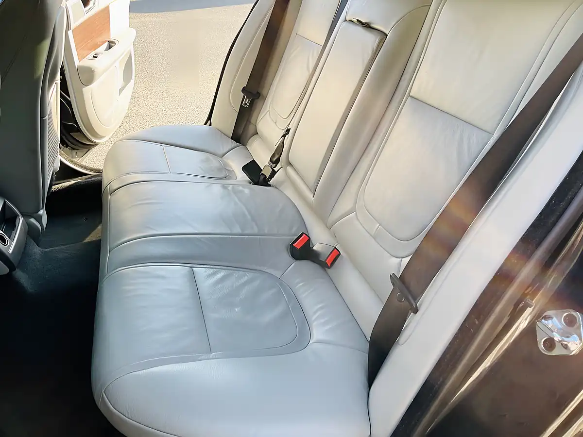 Used 2012 Jaguar Xf Luxury Grey - Interior and Exterior details 5