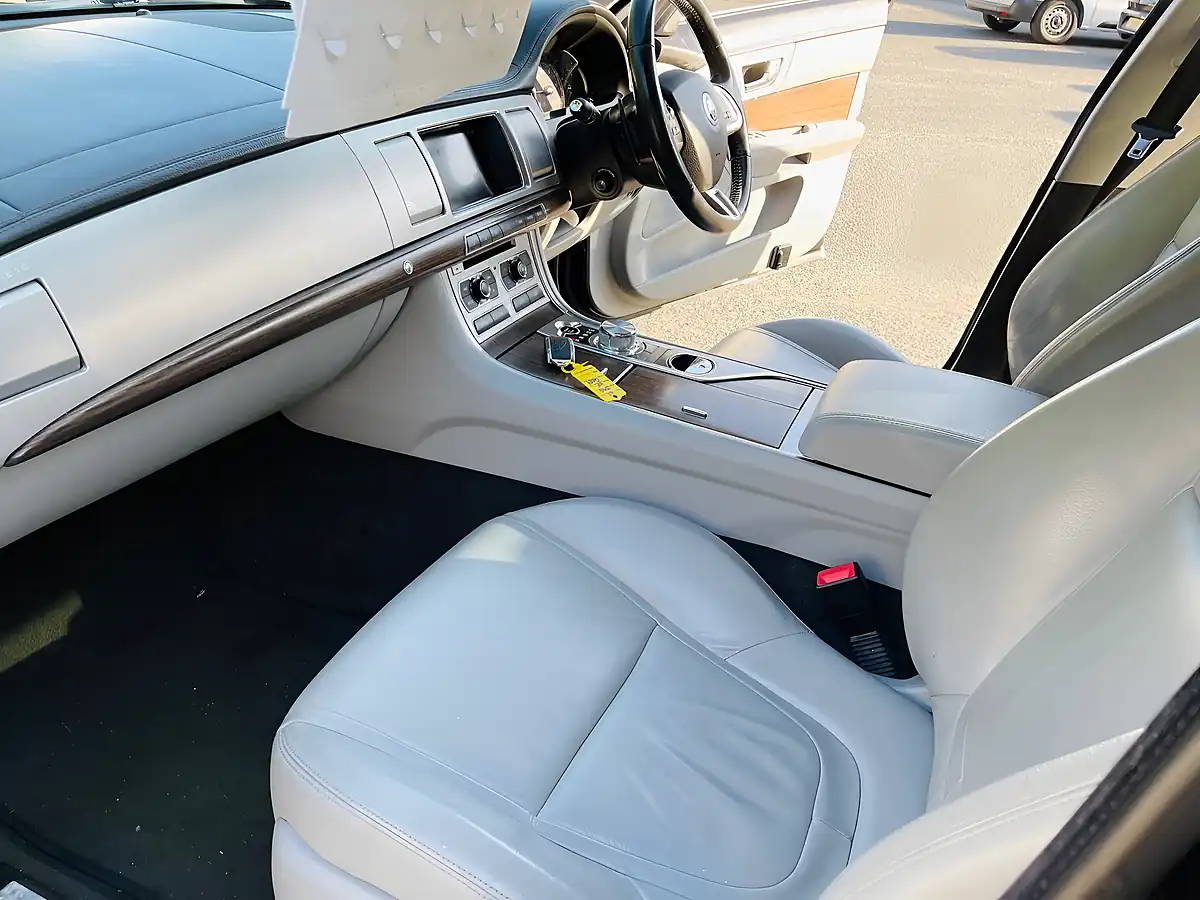 Used 2012 Jaguar Xf Luxury Grey - Interior and Exterior details 7