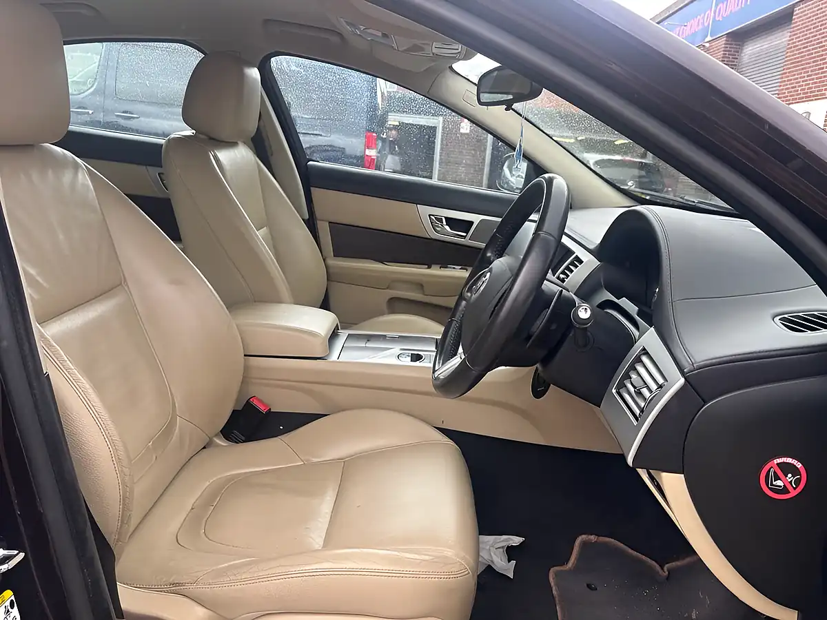 Used 2012 Jaguar Xf Luxury Red - Interior and Exterior details 10