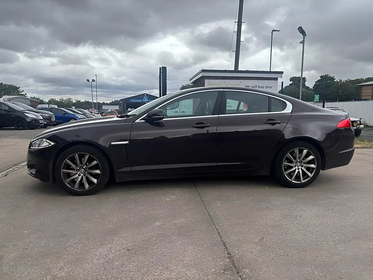 Used 2012 Jaguar Xf Luxury Red - Interior and Exterior details 4