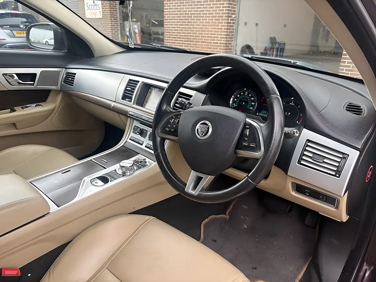 Used 2012 Jaguar Xf Luxury Red - Interior and Exterior details 9