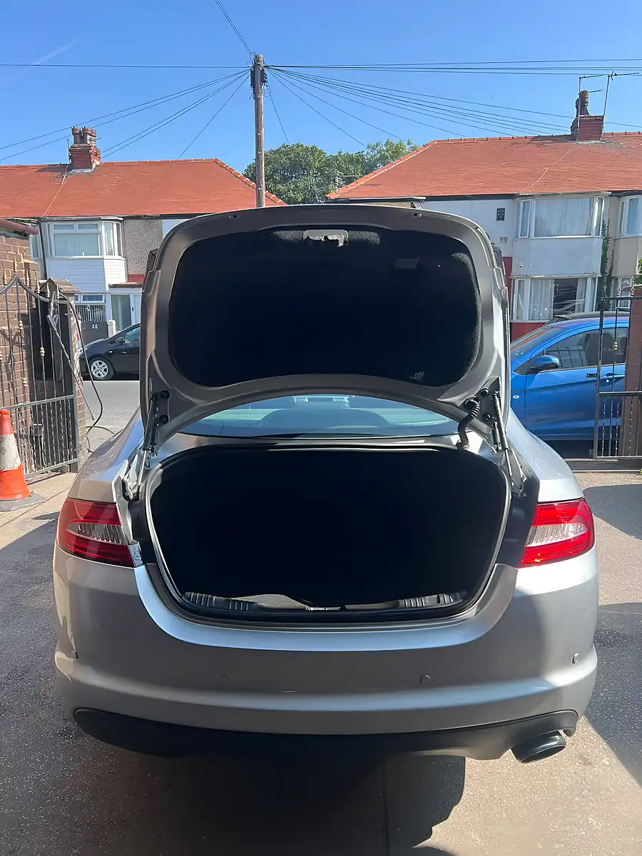 Used 2012 Jaguar Xf Luxury Silver Metallic - Interior and Exterior details 14