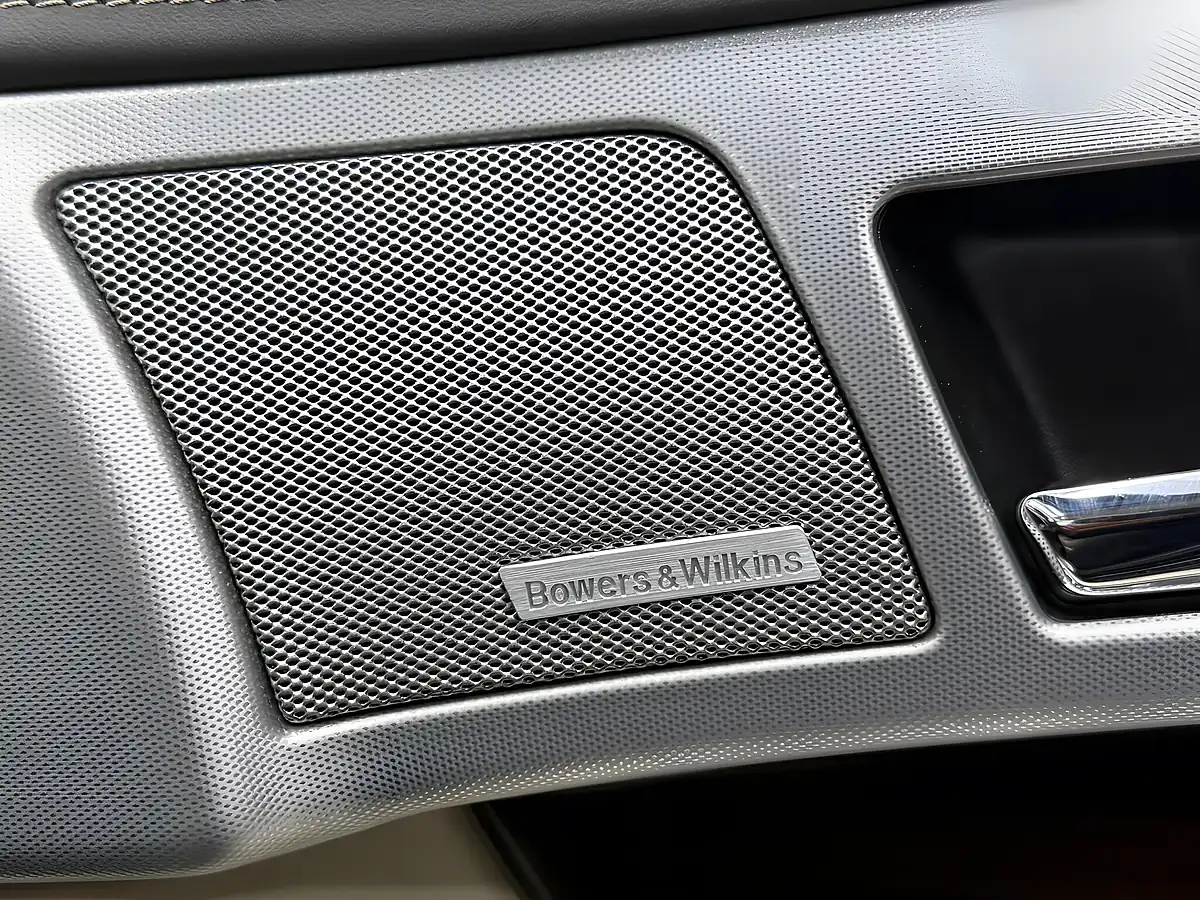 Used 2012 Jaguar Xf Portfolio Black - Interior and Exterior details 16