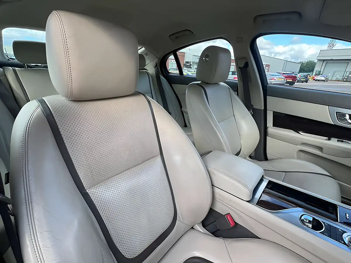 Used 2012 Jaguar Xf Portfolio Lunar Grey - Interior and Exterior details 12