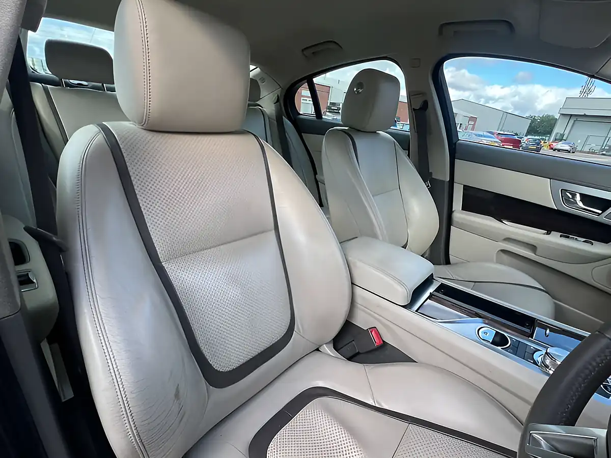 Used 2012 Jaguar Xf Portfolio Lunar Grey - Interior and Exterior details 19