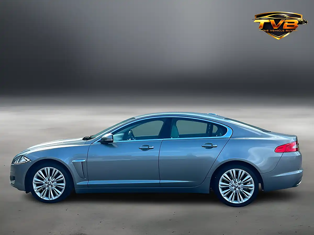 Used 2012 Jaguar Xf Portfolio Lunar Grey - Interior and Exterior details 7