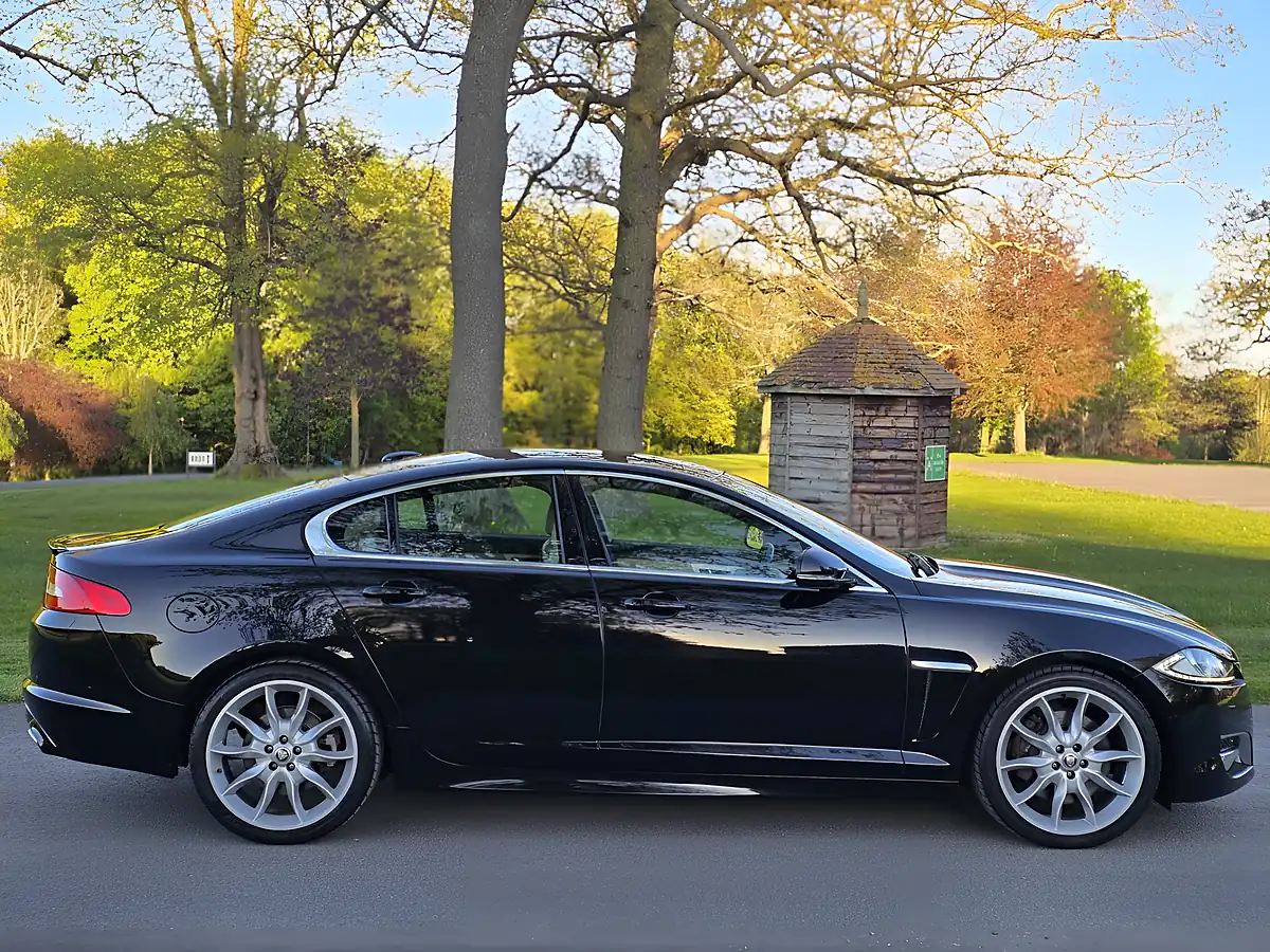 Used 2012 Jaguar Xf Premium Luxury Black - Interior and Exterior details 13