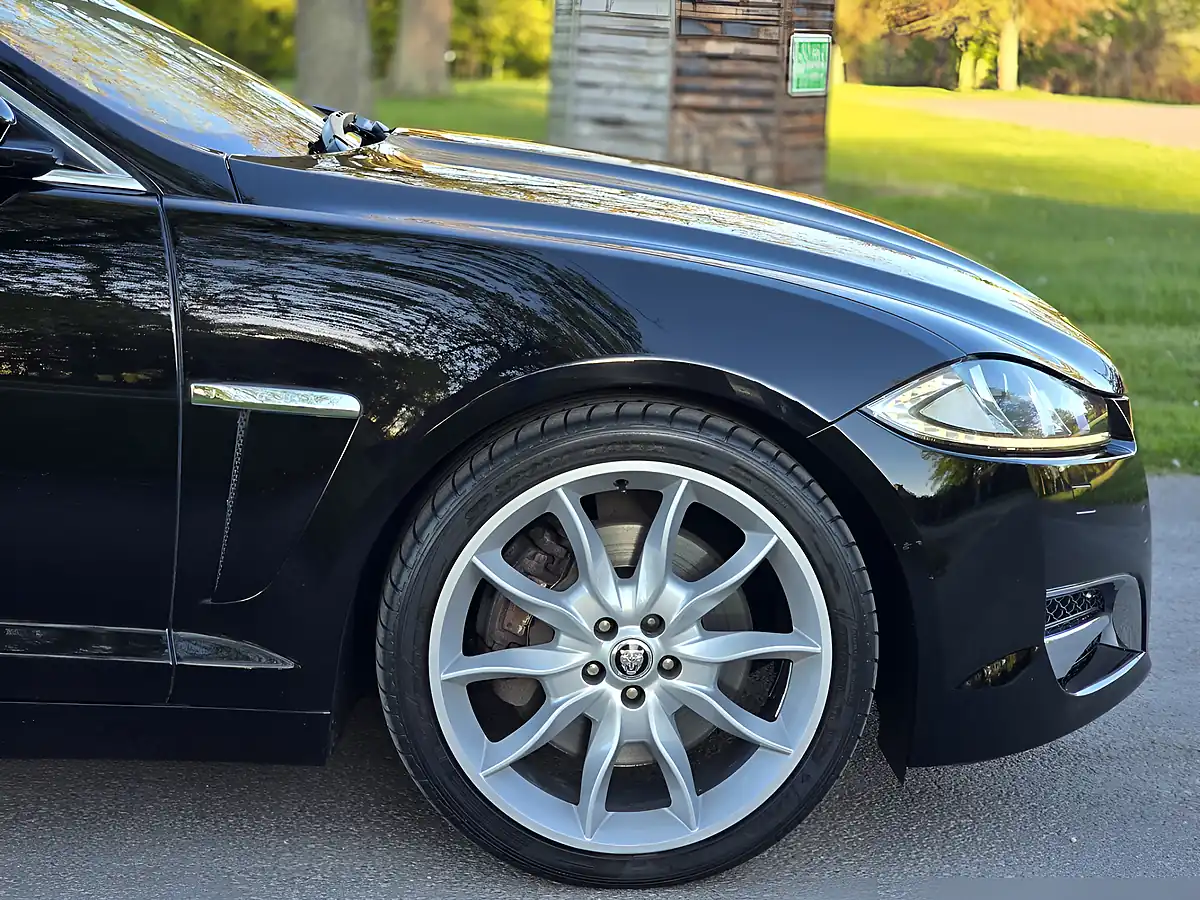 Used 2012 Jaguar Xf Premium Luxury Black - Interior and Exterior details 14