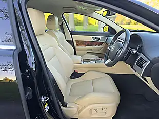 Used 2012 Jaguar Xf Premium Luxury Black - Interior and Exterior details 5