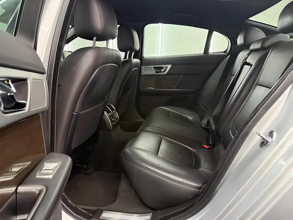 Used 2012 Jaguar Xf Premium Luxury Silver - Interior and Exterior details 16