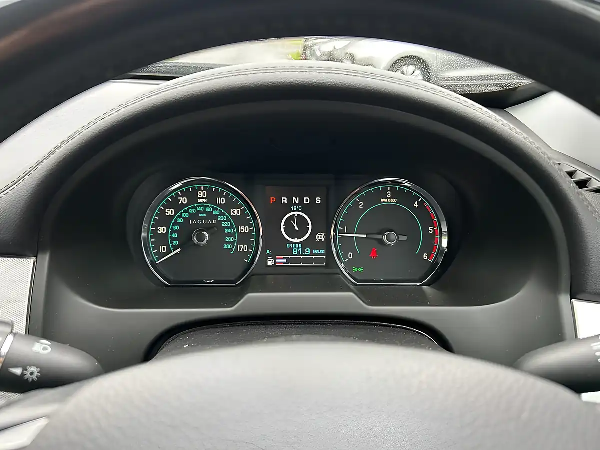 Used 2012 Jaguar Xf Premium Luxury White - Interior and Exterior details 10