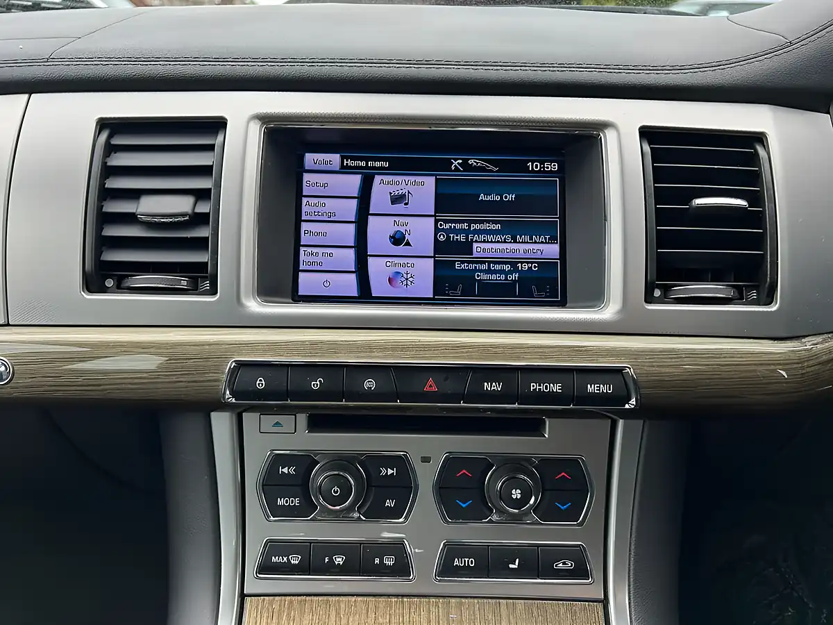 Used 2012 Jaguar Xf Premium Luxury White - Interior and Exterior details 11
