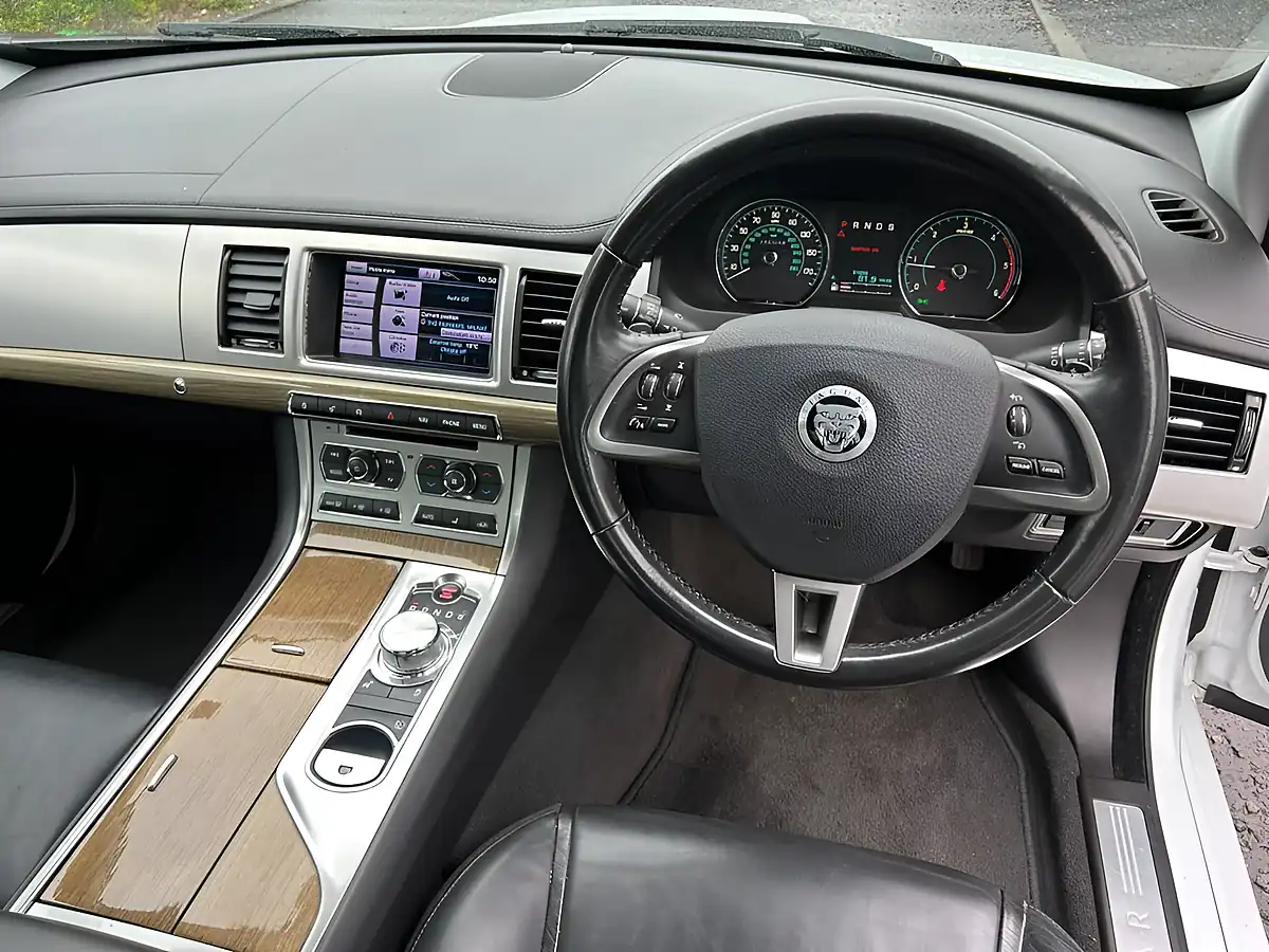 Used 2012 Jaguar Xf Premium Luxury White - Interior and Exterior details 9